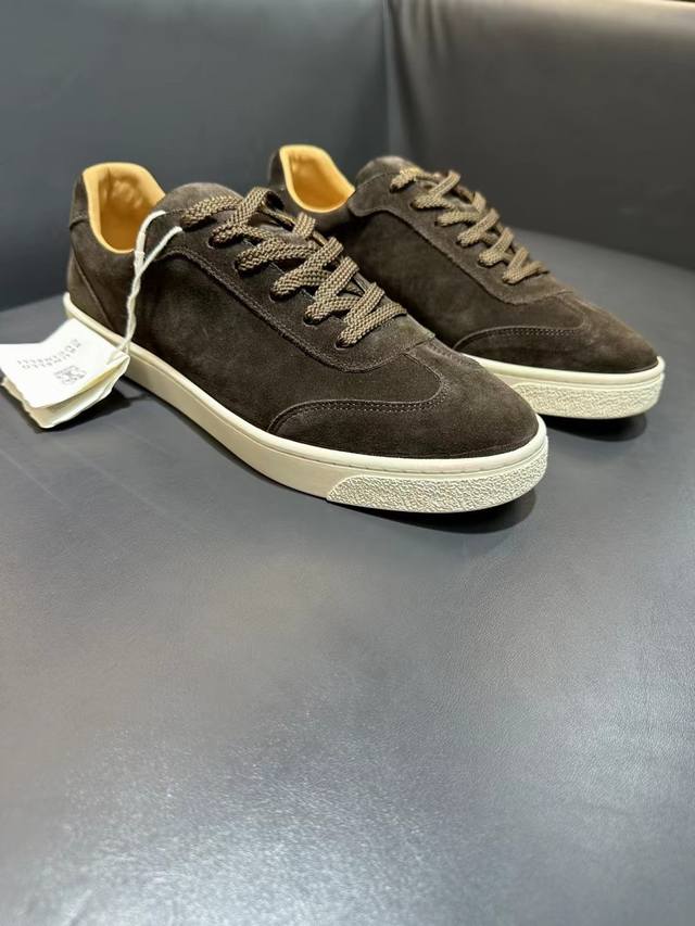 顶级版本 Bc新品brunello Cucinelli Bc春夏新款男士休闲鞋zg同步发售｜这款本季精美色彩的马裤呢胶底鞋以柔软鞋面材料和绒质感麂皮鞋后跟演绎休