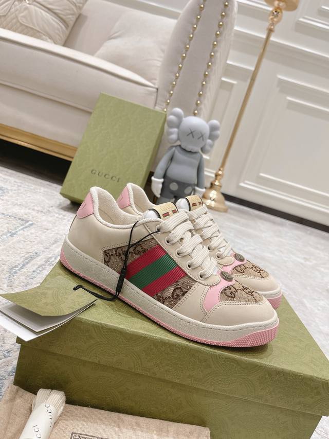 Gucci 全新升级gucci小脏鞋情侣款 2024早春新款 Gg系列做旧休闲小脏鞋走秀款 原版开发代购级别版本 金属双g水晶圆柱形标 Gucci原版纹织带 专