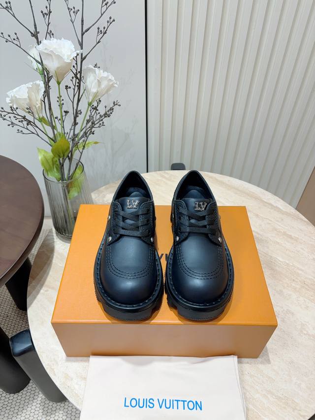 男10 24Ss新款loui* Vuitee*Lv情侣款厚底小皮鞋 情侣款玛丽珍皮鞋 王鹤棣同款 超多明星网红种草 原版购入开发 做货 路易威登春夏走秀款 品牌