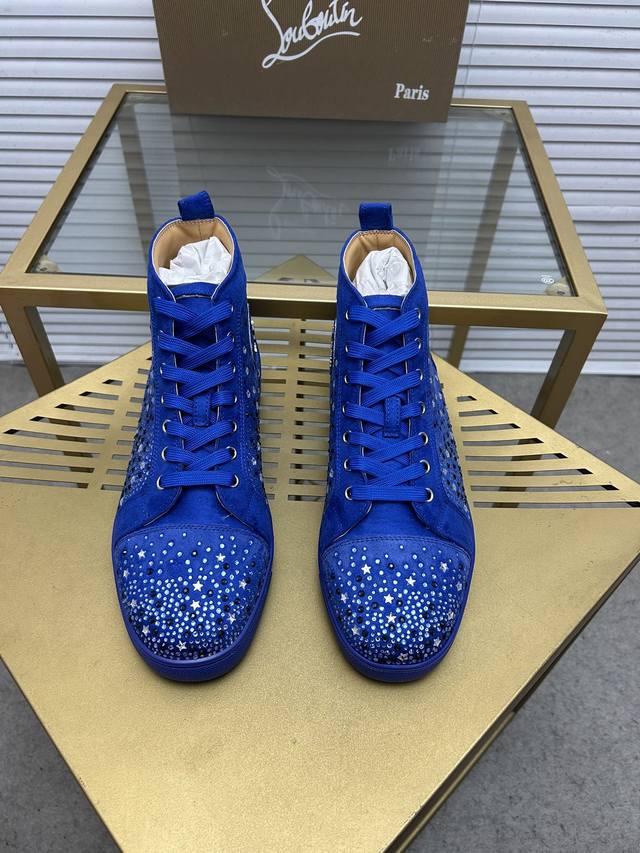 定做款 出厂价 。Christian Louboutin Cl红底鞋 专柜系列，情侣休闲板鞋 独家热款发布活动乳胶垫脚成品大底车线女35-40#男38#-46,