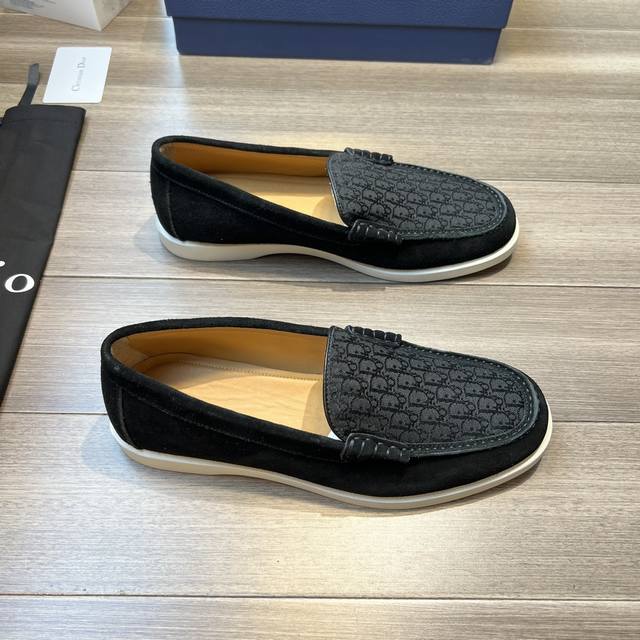 Dior 迪奥 -高端品质 原单 -鞋面：反绒小牛皮、品牌图腾布匹 -大底：超轻tpu发泡 组合成型大底 -超高品控 做工精细：凸显 高端 贵气 档次 -Siz
