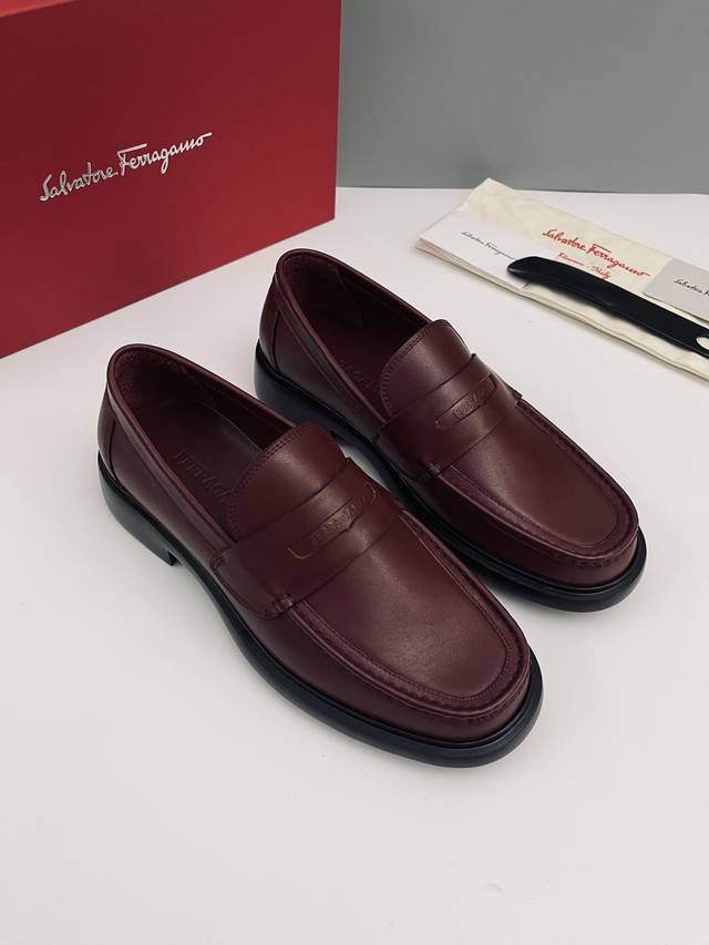 Ferraga 菲家官网同款 高品质男鞋原版牛皮 水染牛皮内里 发泡大底，男士时尚正装皮鞋 套脚款男鞋系列 年轻时尚 欧美潮流 英伦风格 顶级奢华。标准码：男码