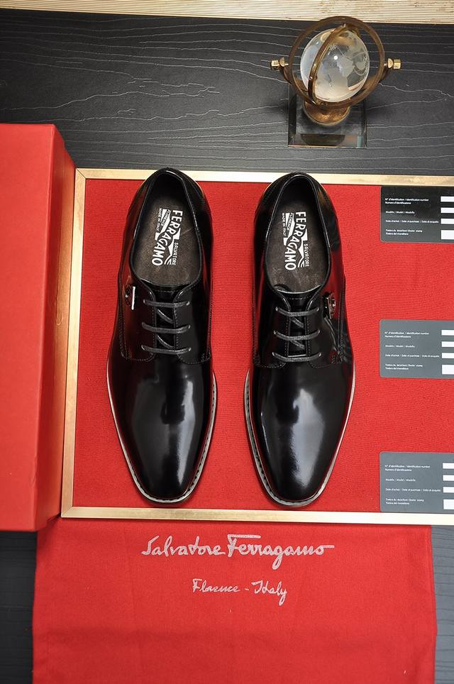 实价 Ferragamo 菲拉格幕 专柜最新款 原版进口开边上乘牛皮+进口牛皮内里+原版奢华金属扣+原版组合大底 对比无压力 38--45 45定做不退换