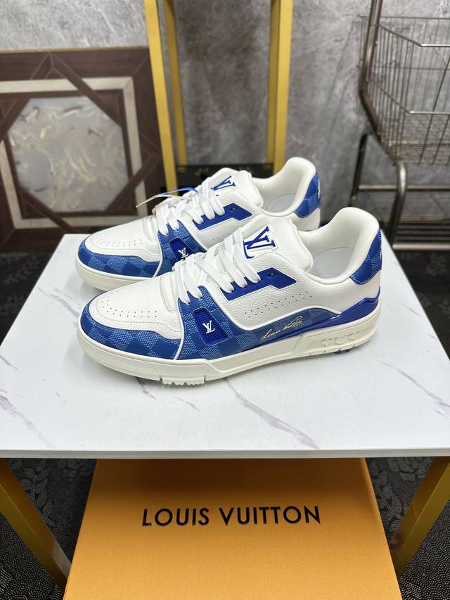情侣款 Lv-路易威登 奢牌运动休闲鞋，进口原版牛皮材质，网布内里 高档舒适，原版大底轻盈耐磨！纯手工制作，细节决定品质！35-44。 38、45定做不退换 S