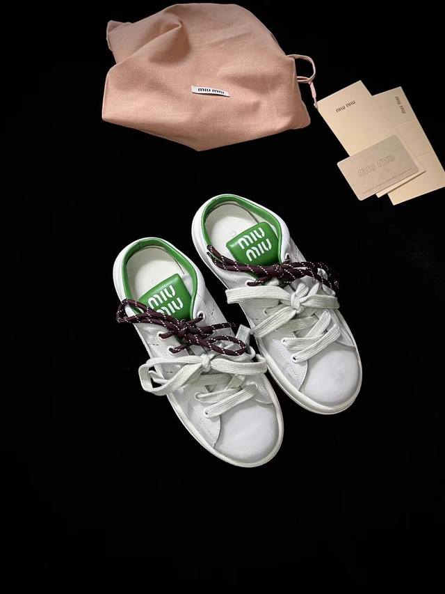 顶级品质 Miumiu Ss24 New Arrival～ Miu家2024秋冬新款运动鞋 减龄神器 随性时髦～上脚超好看， 鞋面擦色牛皮 羊皮内里 Size