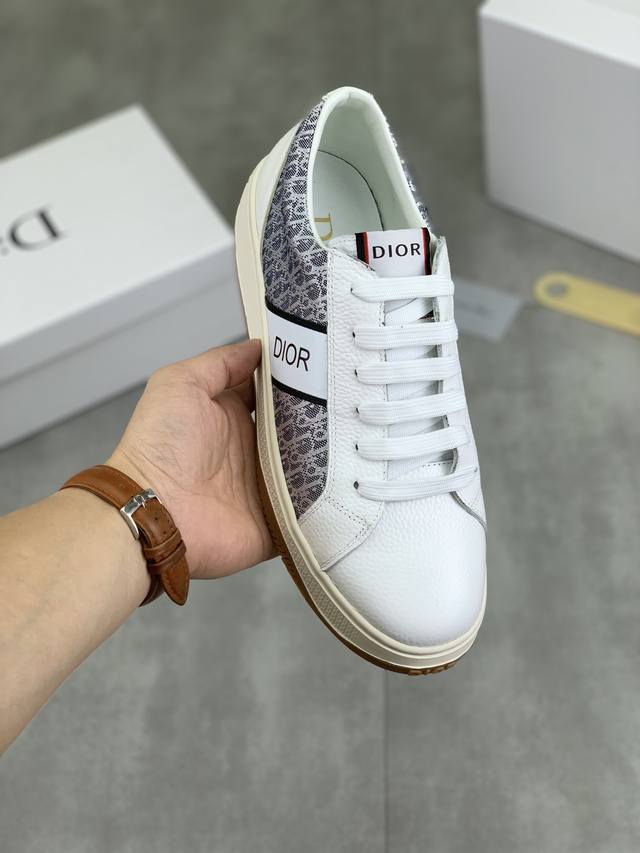 工厂价 实价 舒适系列 Dior 2024迪奥原版系带男鞋 经典款休闲鞋本款是官方主打经典款，1:1质量，原厂名师制作，采用优质牛皮配原版材料舒适透气网布內里猪