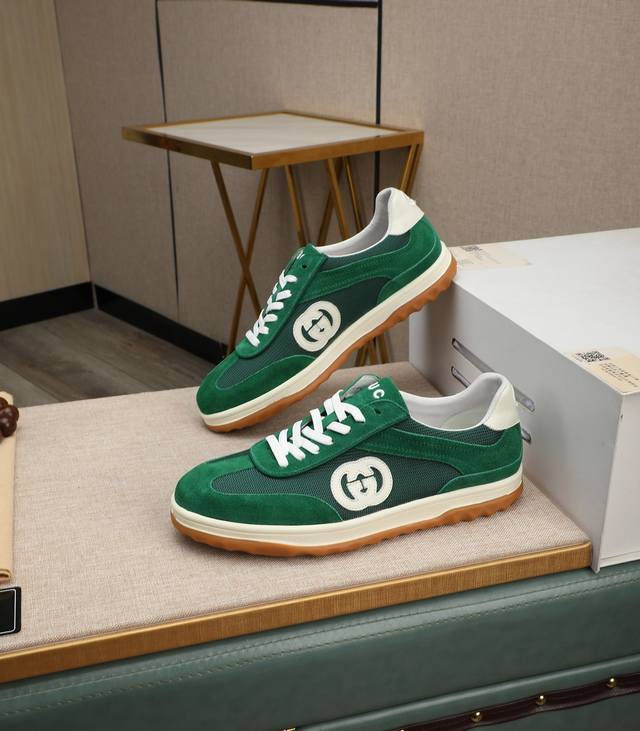 出厂价 Gucci2024年最新春款 专柜同步发售，意大利进口原版小牛皮，真皮内里， 凸显高端 贵气 档次 做工考究，鞋底：原厂特供原版底，独家双层活动成型底超