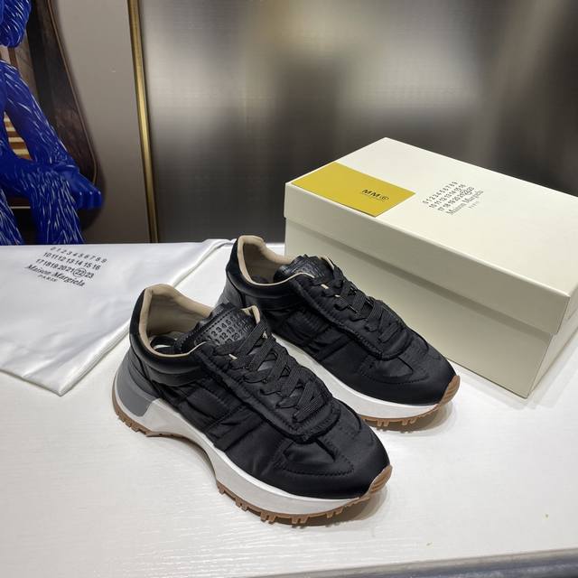 橙子出厂价 MM6 Maison Margiela 马吉拉 老爹鞋运动鞋 情侣款 自认为是今年最好看的老爹鞋，视觉上没有其他老爹鞋那么笨重，但又非常显腿细，上脚
