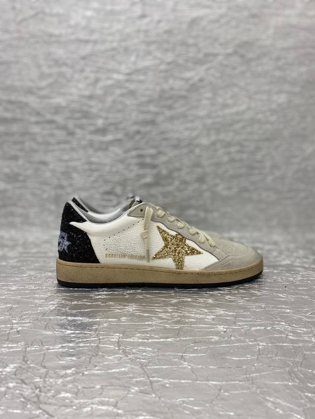 冲量价: 男+10 Golden Goose 顶级版BALLSTAR小脏鞋 购买专柜最新原版拆解，1:1复刻打造 老工匠纯手工制作，独特磨破做旧风格，就连鞋底也