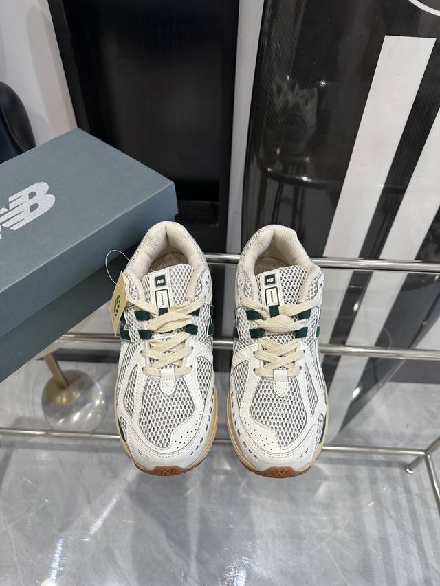 代购级别 NB1906A 24ss 新款 情侣款休闲鞋 显得很高级，鞋身轻盈防滑设计 网面透气舒适，一年四季都百搭，鞋底采用了N-ERGY避震系统和ABZORB