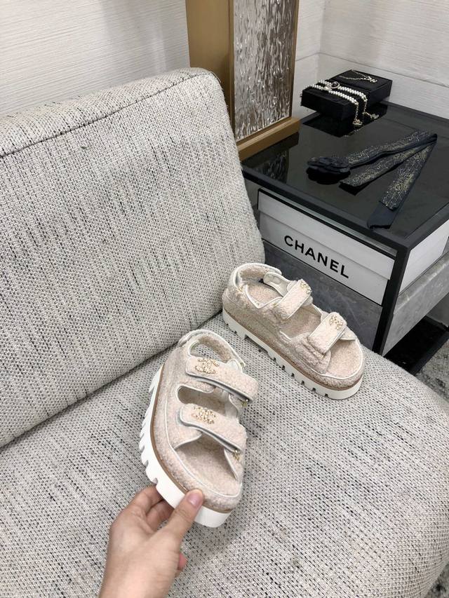 出厂价 顶级 品质2024K毛毛魔术贴凉拖鞋 SIZE：35-41 41定做不退换 原版包装配套