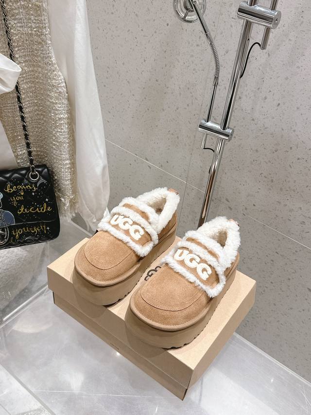 UGG 新款明星同款拼色厚底毛毛拖鞋 半拖 短靴 雪地靴 内里羊毛一体 保暖性能卓越 耐磨橡胶底 鞋子抓地力更好 拥有这一双UGG 让小脚丫在寒冷冬日始终温暖舒