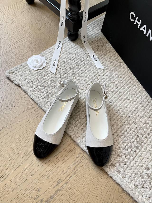 Chanel 24B秋冬玛丽珍平底单鞋！ 新款丝绒面！顶级版本 面料天鹅绒 内里羊皮 原版真皮大底 码数：35-41 定制不退不换