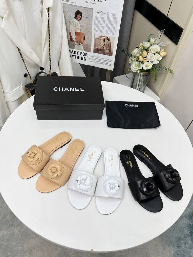 chanel 香奈儿 2024新款 拖鞋 官网专柜，面料羊皮、内里绵羊皮，垫脚山羊皮，3色任选，35－42码，出厂价 真皮底