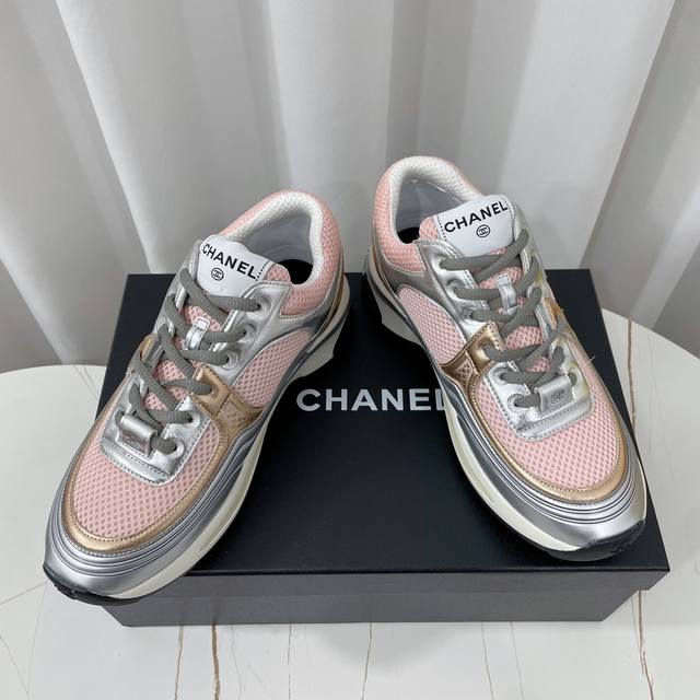 chanel 金银角大王运动鞋 最新；国外走秀系列；小红书刷爆屏小卡款~~ 金属皮拼接网面 金属色皮镀膜网面 3.5cm原版双色底 35 40正码 配套包装