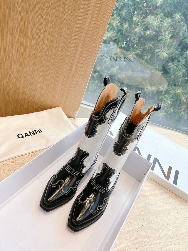 中靴 G071顶级版本代购级别GANNI年秋冬季女鞋 复古皮革刺绣尖头中筒西部靴牛仔靴骑士靴 极简主义炒鸡柔软舒适矮跟鞋时髦精绝对不能错过的必入款，没有任何繁杂