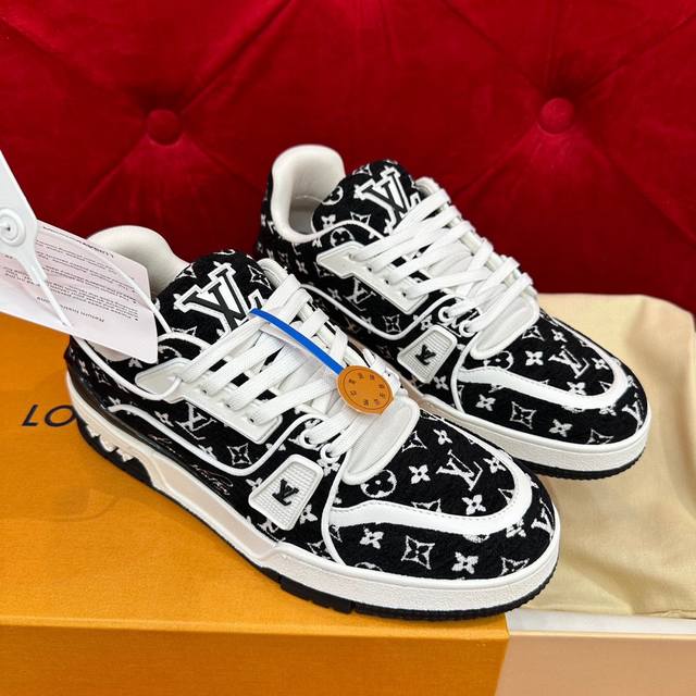 代购级别！ Louis Vuitton LV Trainer！运动鞋欧洲代购1W 购入！ 爆拆开发 大底和面料私模 ，完美调整至原版一致较果绝对秒杀市场一切版本