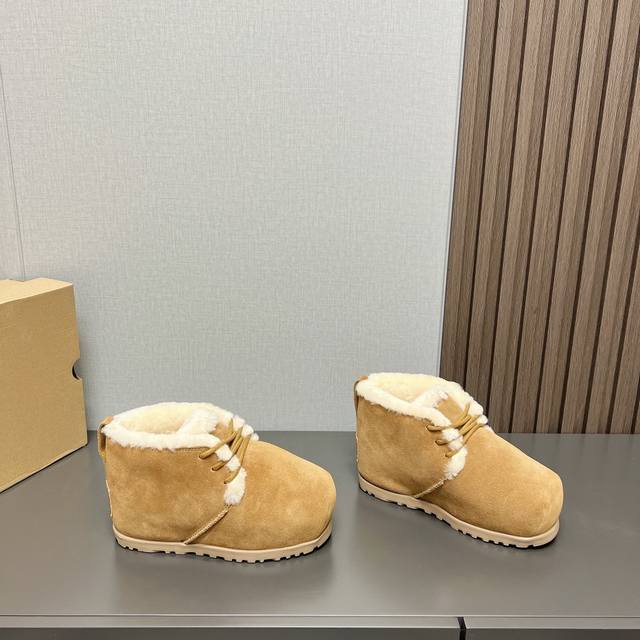 出厂 独家顶级版本 UGG~24vs秋冬爆款休闲毛鞋系列 丑萌系带毛鞋 一款不会撞衫的鞋子、简约的隔板设计上斑点的大底、鞋面真丝卷毛、秋冬季必备款、无论什么裤子
