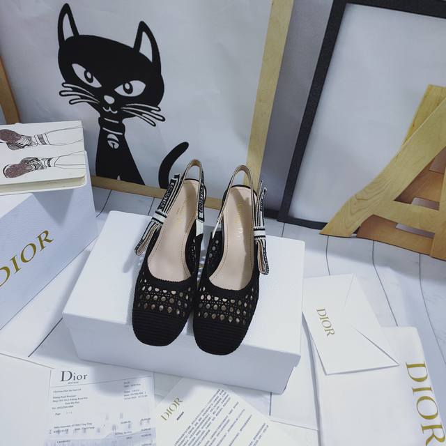 出厂价皮底 ，胶 高跟7cm J'ADIOR 迪奥 DIOR&MOI 春夏最新Slingback标志性系列. 顶级代购版本 镂空网面藤格纹立体刺绣图案露跟平底女