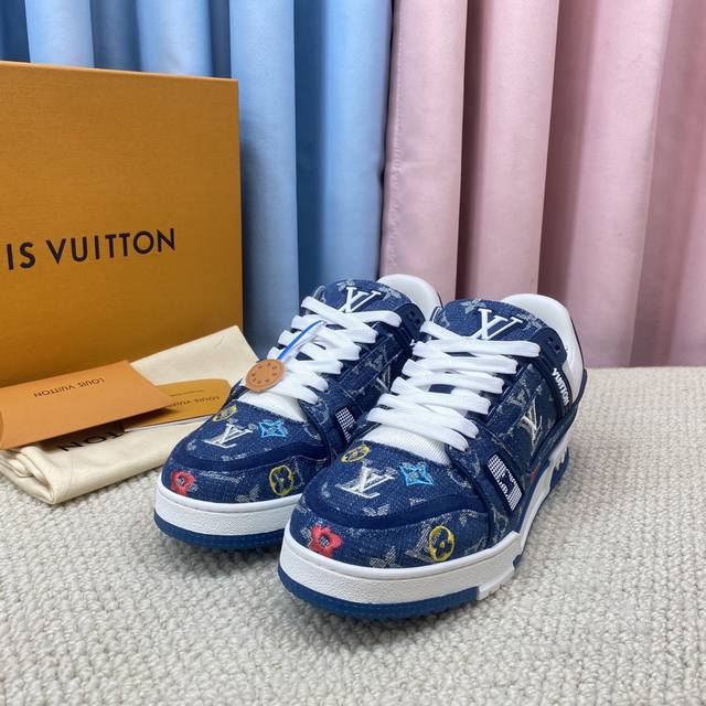 LV-Trainer路易-威登 PK市场一切版本 情侣款 走秀新款 篮球板鞋 代购品质 原版1：1开发复刻！！上脚非常舒适 做工精细 鞋面由意大利进口小牛皮拼接