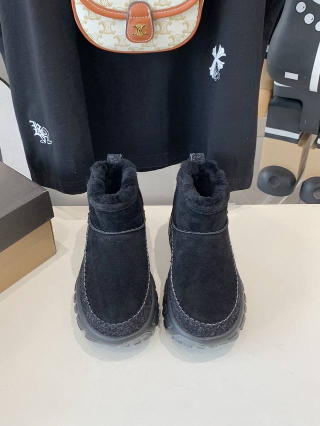 出厂价 Ugg 24ss秋冬新品雪地靴 毛毛鞋 专柜最新爆款 轮胎底运动系列 UGG上脚超可爱，塔斯曼The Venture Daze Mule24春夏全新系列