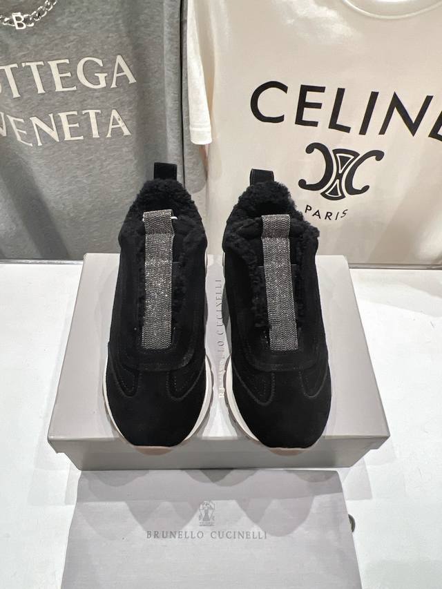 高版本出厂 毛里 Brunello Cucinelli 新款BC经典休闲鞋运动鞋系列毛里单鞋 BC是意大利知名品牌，极简主义风格，复古又高级！简约又大气，属于非