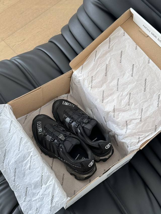 满邦单鞋 MM6 X Salomon 2024联名款休闲鞋 各自品牌基因完美的糅合 不要太帅 原版开发 顶级品质 原版大底 Size:35-44