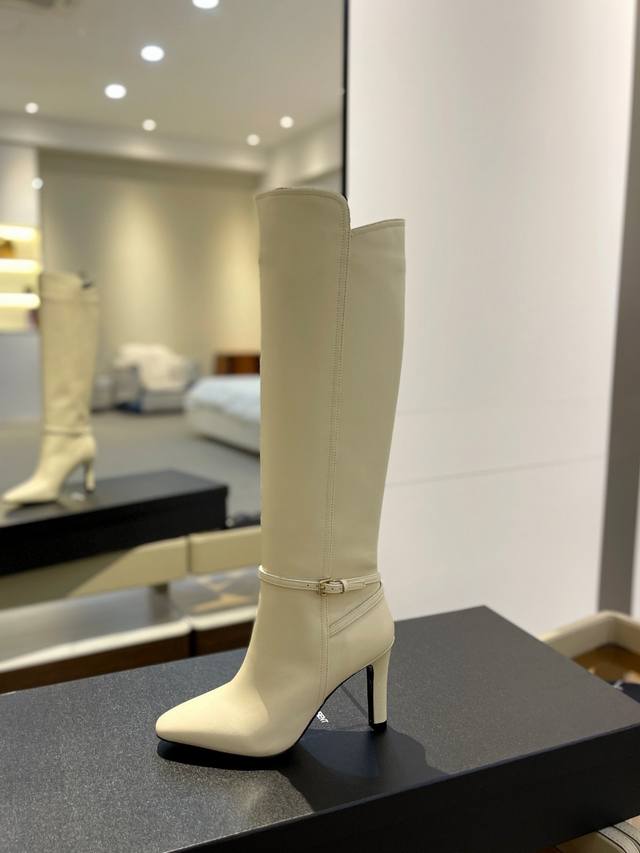 年度畅销款 圣罗兰 秋冬新款 圣罗兰 Saint Laurent0， 开始叫做Yves Saint Laurent 或 简 做YSL，是法国人伊夫 圣 罗伦 Y