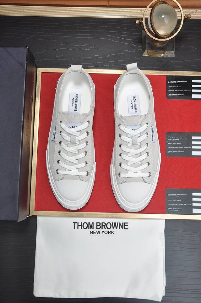 THOM BROWNE 汤姆.布朗 TB官网同款原单爆款运动鞋 头层牛皮加透气布料1：1原板 羊皮内里鞋身配件一比一开模 专柜品质 亲们你还为穿着搭配鞋发愁那这