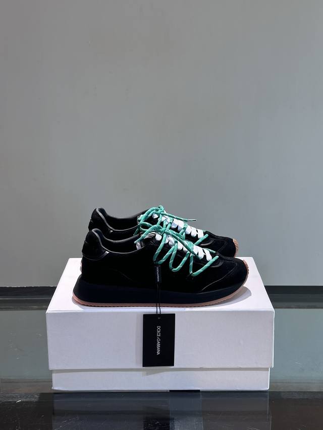 DG 新品男士休闲运动鞋！撞色设计吸引眼球，时尚百搭，可为各式造型增光添彩。塑造独具动感活力与摩登气息的精致设计尽显现代优雅格调。Size：38-44 45定做
