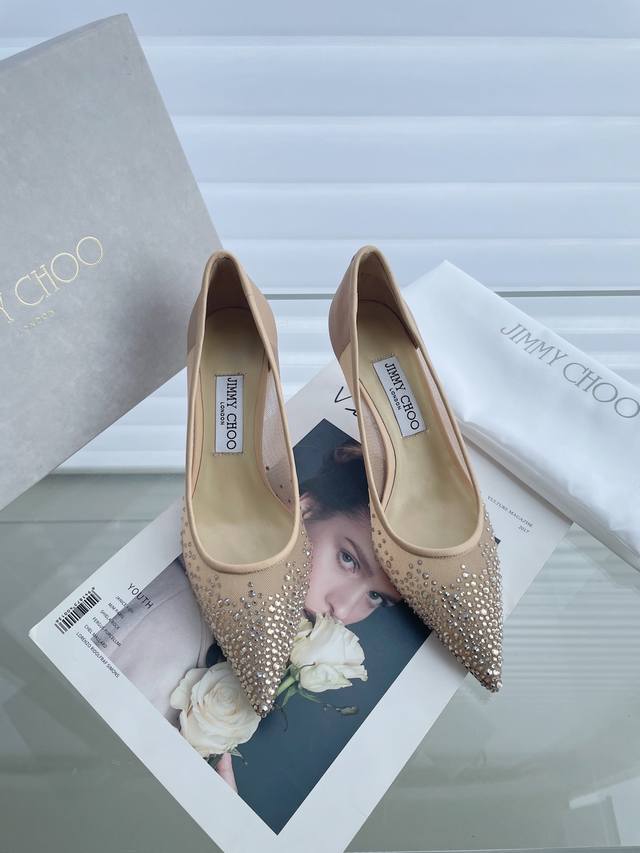 Jimmy Choo 周仰杰网纱烫钻高跟鞋系列 独家上新，简约时尚，匠心之作！超级好搭配，细节无可挑剔 集妹们一定买要买啊，各大博主网红纷纷入手，必入单品！上脚