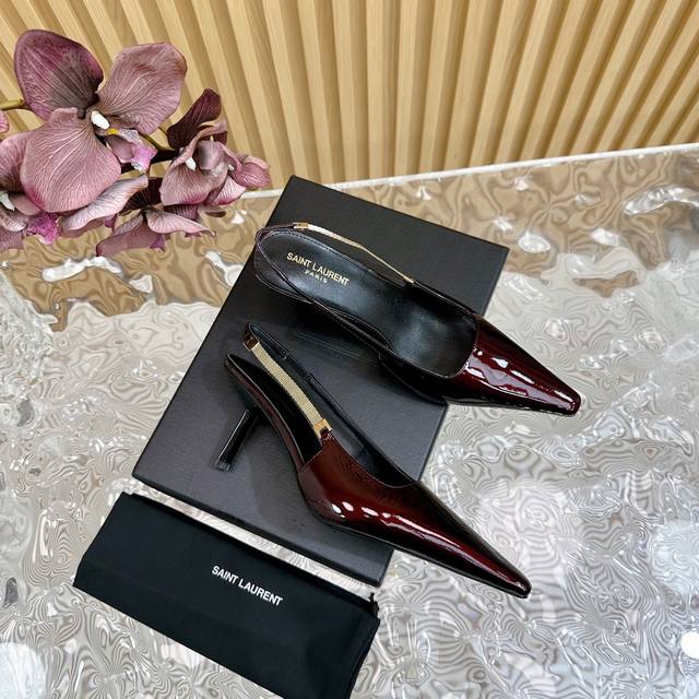 代购级别YSL 圣罗兰 SS2024夏季新品 走秀款高跟凉鞋 2024全新春夏系列后带方扣高跟凉鞋 ！ 尖头高跟拖鞋淡淡的夏日里怎么少得了一双仙女鞋 各种小裙子