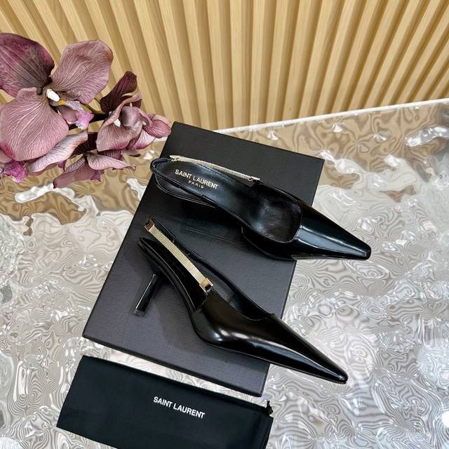 代购级别YSL 圣罗兰 SS2024夏季新品 走秀款高跟凉鞋 2024全新春夏系列后带方扣高跟凉鞋 ！ 尖头高跟拖鞋淡淡的夏日里怎么少得了一双仙女鞋 各种小裙子
