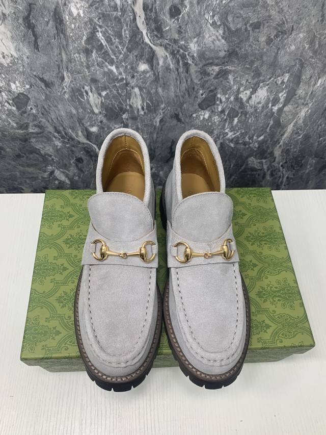 2024 Gucci 最新爆款马衔扣短靴 百搭经典，辨识度高 面料:进口羊京 鞋底:原版开模定制橡胶底 垫脚:牛皮 码数:35-40 跟高1.5CM
