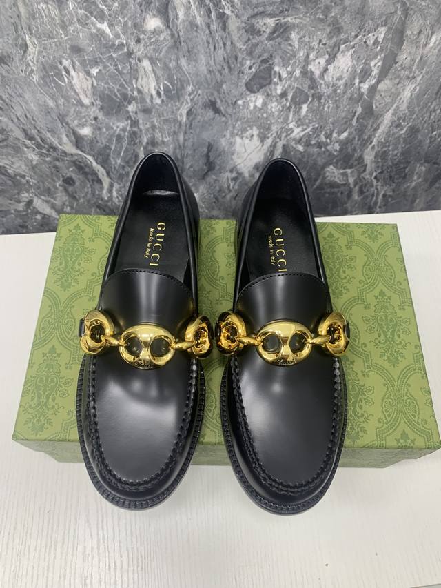 2024 Gucci 最新最火爆的铜扣英伦学院风乐福鞋 鞋底:原版真皮大底 码数:35-40标准码 跟高1.5CM