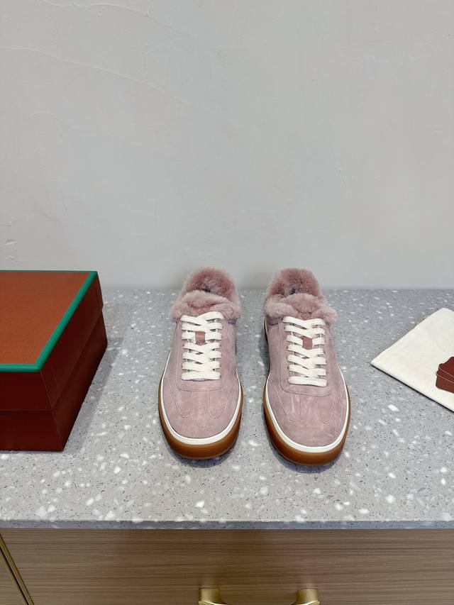 男码+10 下单3-5天出货 Loro Piana 诺悠翩雅 24ss秋冬新款 经典款 德训鞋 原来这就是传说走两万步都不会累脚的这双把颜值和脚感都拿捏住了，上