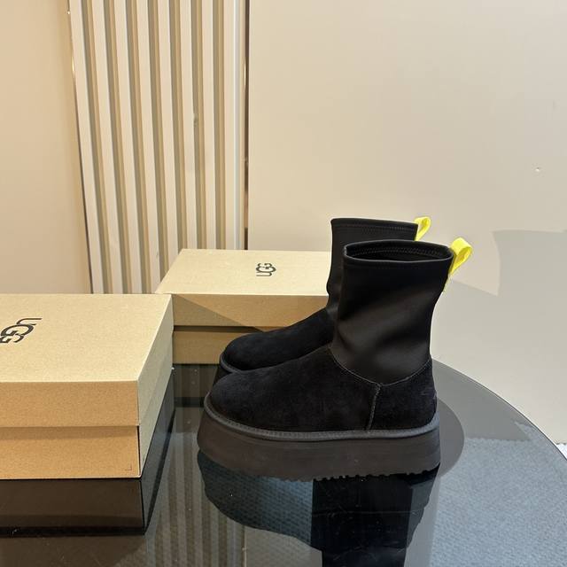 顶级品质 UGG经典系列全新升级厚底雪地靴 check 你的随性复古棕色系look，点亮街头拿捏 潮酷不费力~厚底铅笔靴 大橘底一秒蹬厚底TAZZ秋冬装备齐活，