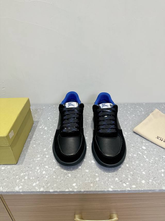 皮面 限男款 Burberry巴宝莉Box系列 格纹 休闲 运动鞋 原版购入开发 做货 Box系列运动鞋 选用光滑小牛皮面料打造，点缀马术骑士徽标 EKD 压花