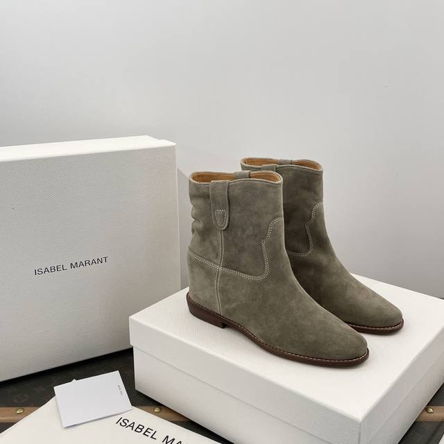 牛货 代购级别版本｜区别市场通货 Lsabel Marant fw24 new arrival～ 伊莎贝尔2024牛仔短靴 复古风鹿皮材质鞋面，自然褶皱堆叠感的