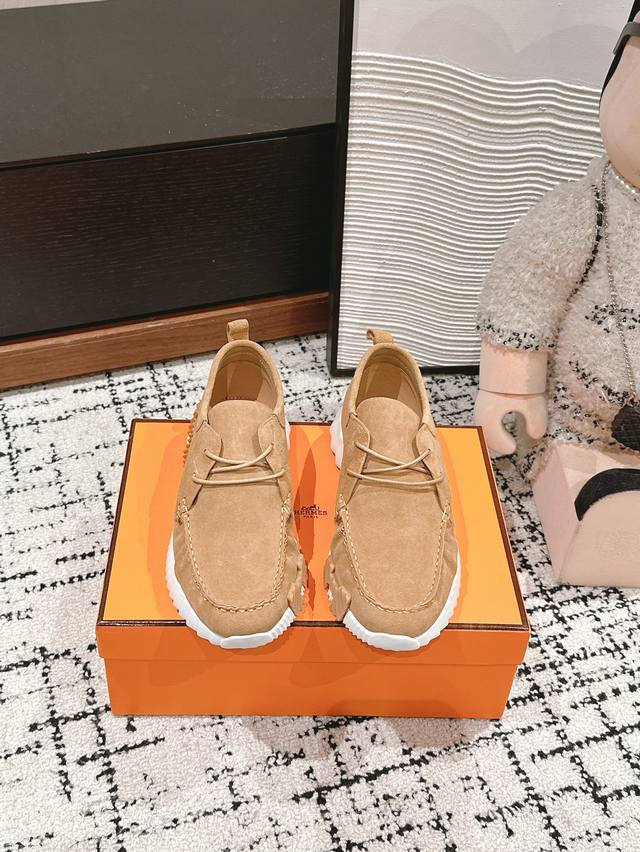 顶级品质 hermes fw24 new arrival～ 爱玛仕2024新款运动鞋情侣款 麂皮材质系带搭配标志性“H”简而不繁， 这双爱玛仕Bouncing