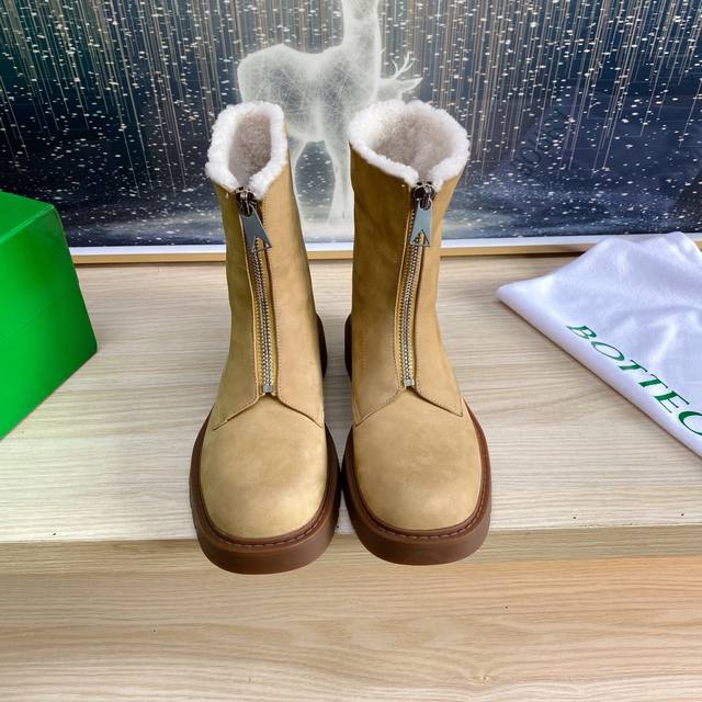 出厂 BOTTEGA VENET* 两穿拉链登山靴 羊羔毛里 垫脚 女士 黄色 牛磨砂皮 高档耐穿 原版一比一做法 一致五金 一致羊羔毛 当今流行的又一趋势 天