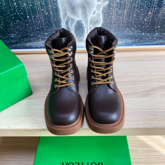 出厂 高版本 登山靴 BOTTEGA VENET* 对标对版 五金原版一致 请对比官图 BV登山鞋 五金对版 一致 磨砂牛皮 原版一比一做法 一致五金 巧克力色
