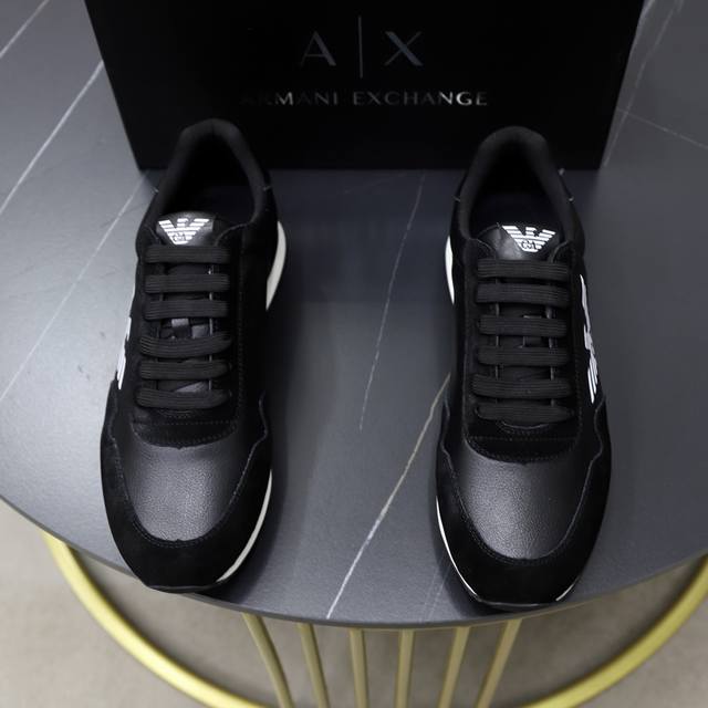 品牌：阿玛尼ARM NI 标准码：39–44 38、45定制 等级：官网同款 材料：原版牛皮面 舒适内里 轻便耐磨大底 款式类别：男士时尚休闲鞋 跑步 运动鞋