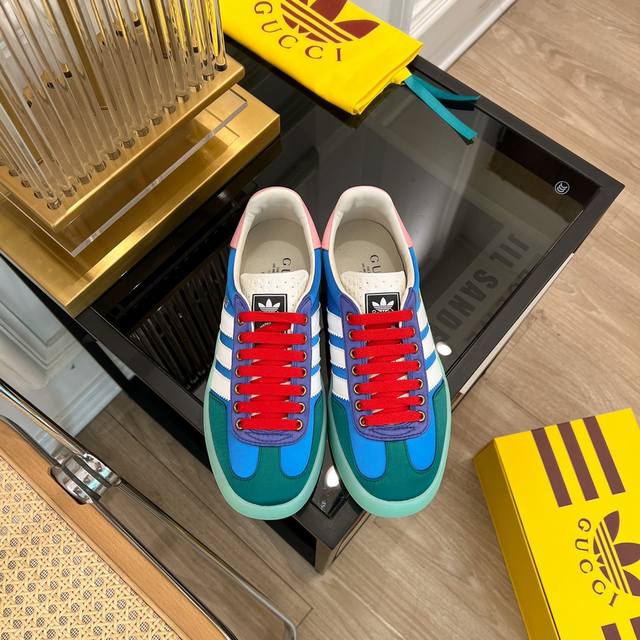 顶级版本升级版 adidas x Gucci联名款运动鞋 春夏新品 专柜新款拼色联名款运动鞋情侣款休闲板鞋系列～ 这一季的新配色绝了爆款 融汇两个品牌丰富且历史