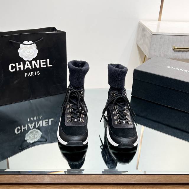 牛货 顶版 Chanel香奈儿 23B 连袜 飞织针织 套袜 熊猫配色 休闲 运动鞋 原版购入开发 做货 小香这季休闲款运动鞋 刷爆小红书 INS。各种社交平台