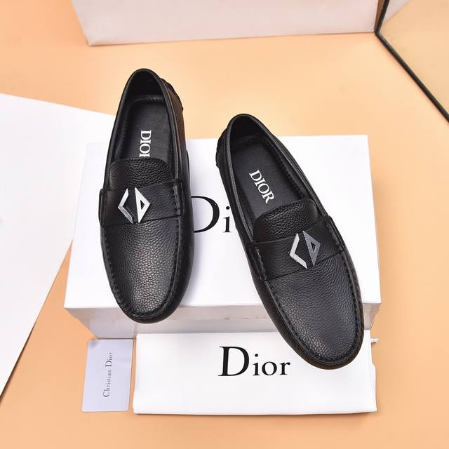 羊里 品质 DIOR 迪奥最新报到 实拍爆卖豆豆鞋DIOR 新款豆豆鞋比利时籍设计师Martin Margiela出任古奇鞋履设计师 y魅力十足 奢华风格绅士鞋