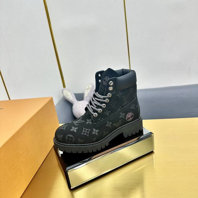 顶级版本 LV路易威登L家 驴牌 24ss 秋冬CHECKER系列 厚底 短靴 马丁靴 及踝 情侣款靴 LV Checker 及踝靴亮路易威登 2024 春夏秀