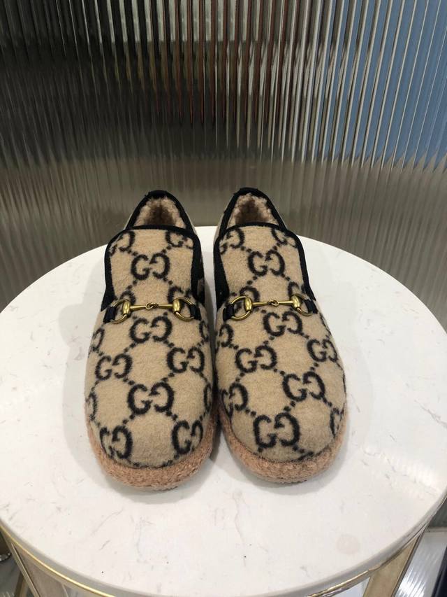 GUCCI 官网新款 女士 秋冬羊毛乐福鞋 毛呢面配五金澳洲羊皮毛一体泰迪卷羊毛内里 舒适保暖吸汗 ， 颜色：6色出 码数：35～41# 42码可定做