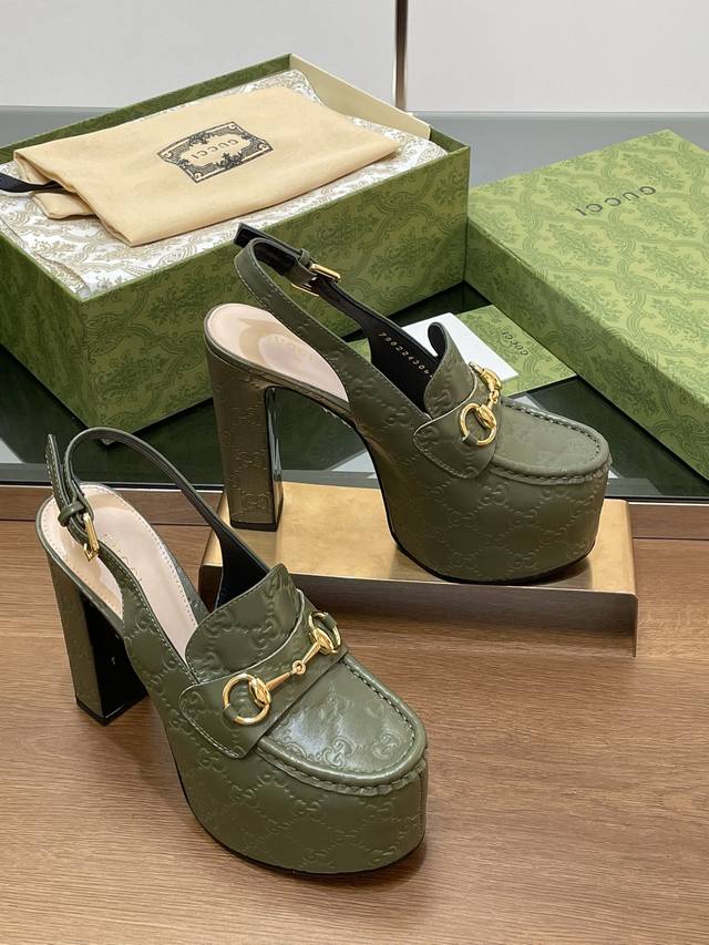 Gucci 古奇2024秋季新品防水台马鞍扣 马衔扣 厚底后系带乐福鞋 亚光GG压花牛皮 高跟厚底防水台慕勒鞋，鞋柜必备款 原版套楦 高端品质 典藏图案继续在G
