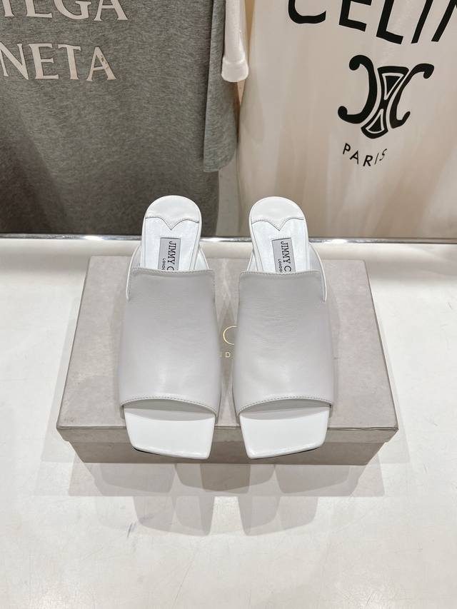 高版本出厂 JIMMY CHOO*｜JC 吉米周2025ss新款简约小猫跟拖鞋高跟鞋 原版套楦，完美的线条，简约大气上脚显气质粗跟舒适百搭，还能拉长双腿显高显瘦